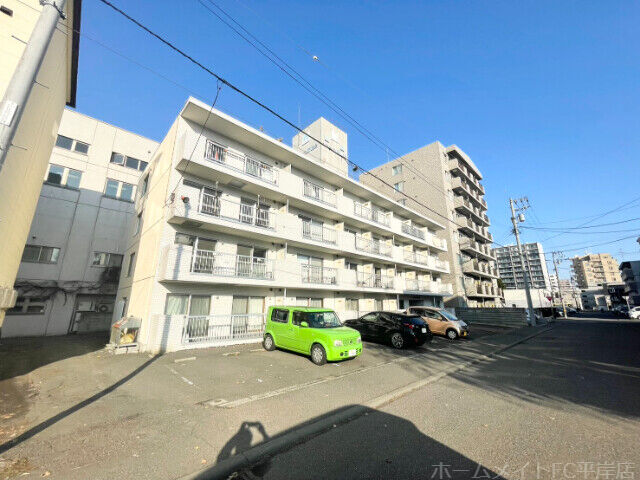 拡大写真:レピュート平岸 3階301の建物外観