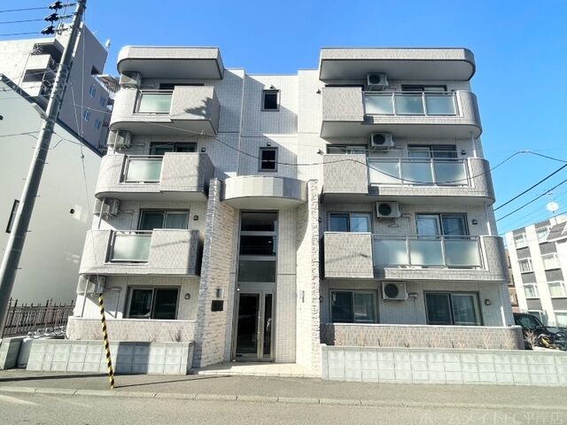フラットサイド平岸の外観