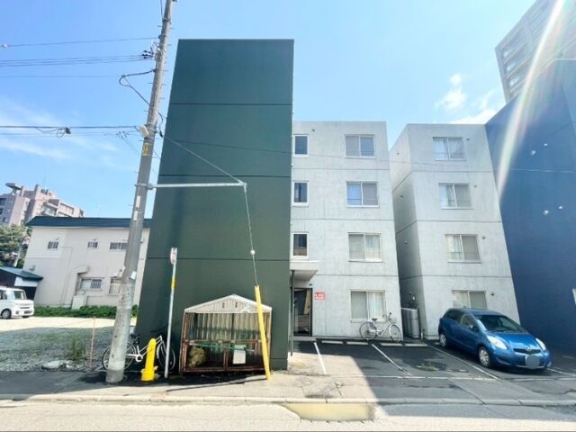 写真：ソアーヴェ南平岸の外観