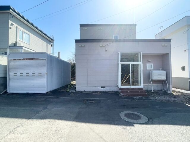 拡大写真:西岡5-11戸建 1階1の建物外観