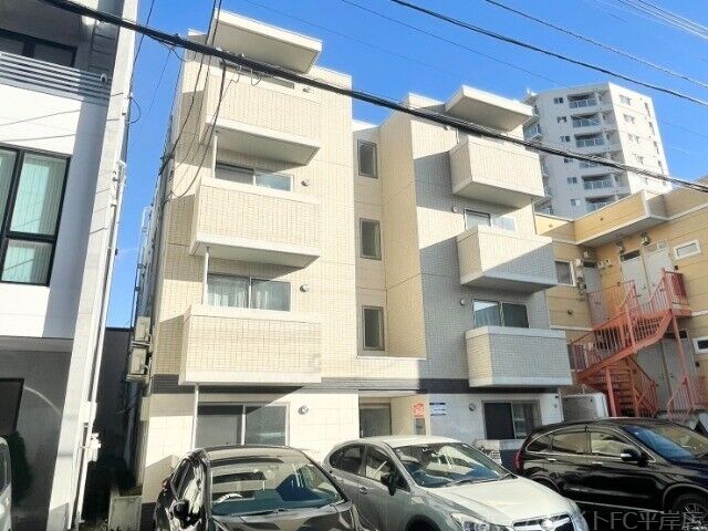拡大写真:レスティアーナ豊平公園 3階301の建物外観