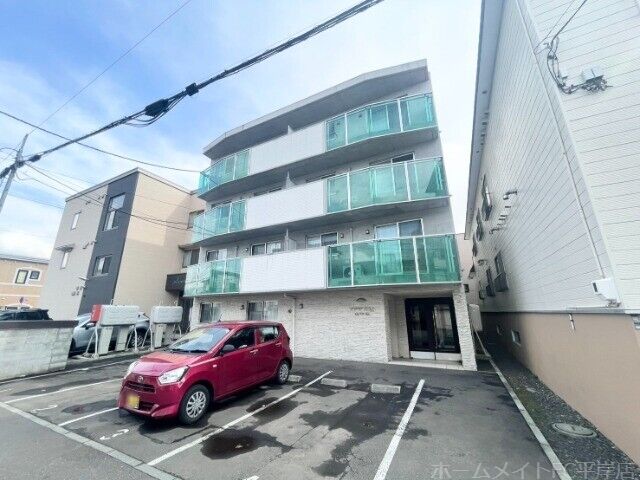 拡大写真:INFINITY南平岸 3階302の建物外観