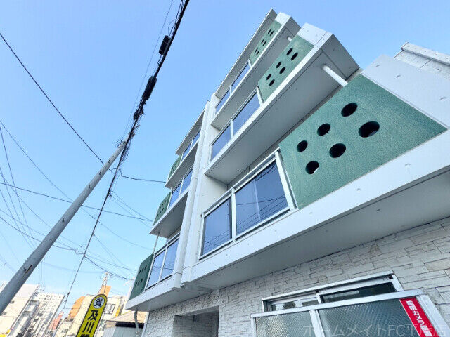 ピーコック平岸の外観