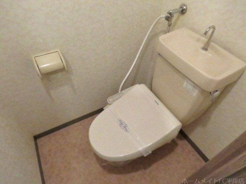 拡大写真:Gramercy Sapporo(グラマシー札幌) 3階303のトイレ