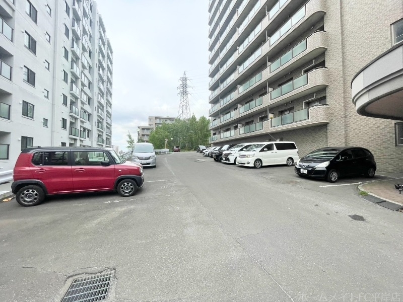 拡大写真:Gramercy Sapporo(グラマシー札幌) 3階303の駐車場