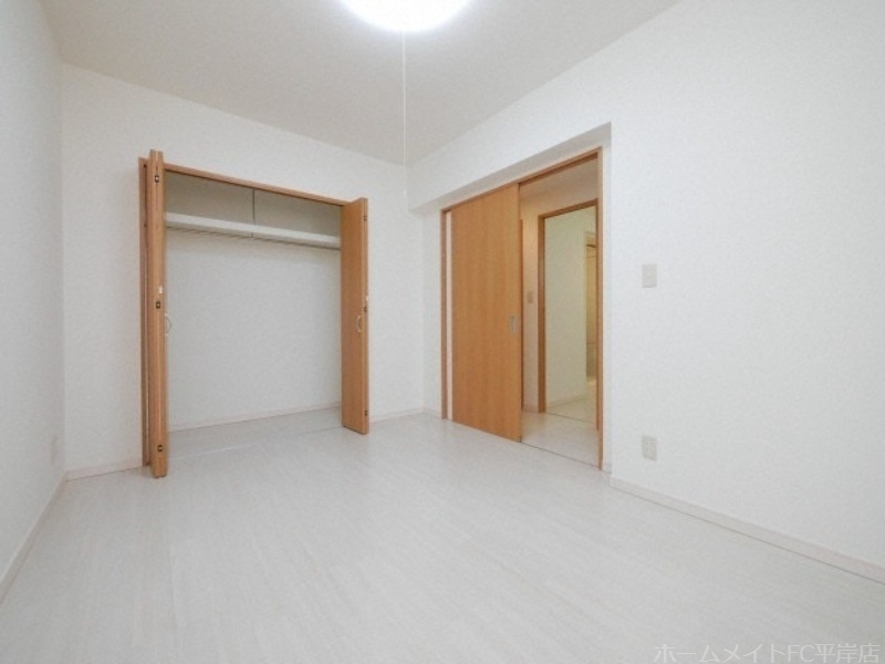拡大写真：Ｗｈｉｔｅ　Ｍｏｔｈｅｒｓ 1階102のその他部屋・スペース