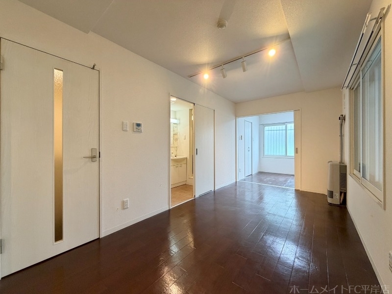 拡大写真:Asset Home Hiragishi 1階102の居室・リビング