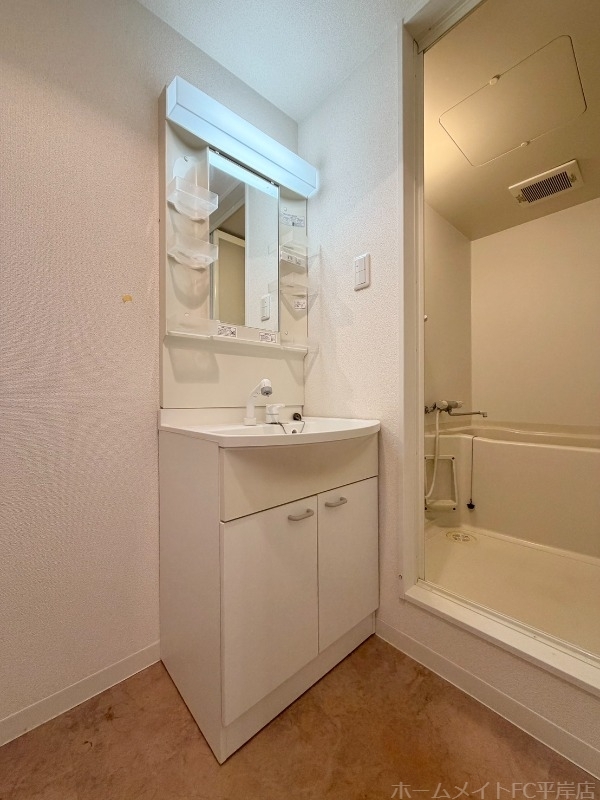 拡大写真:Asset Home Hiragishi 1階102の洗面所