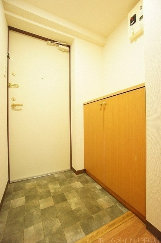 拡大写真:サイレンスミルティーユ 4階405の玄関
