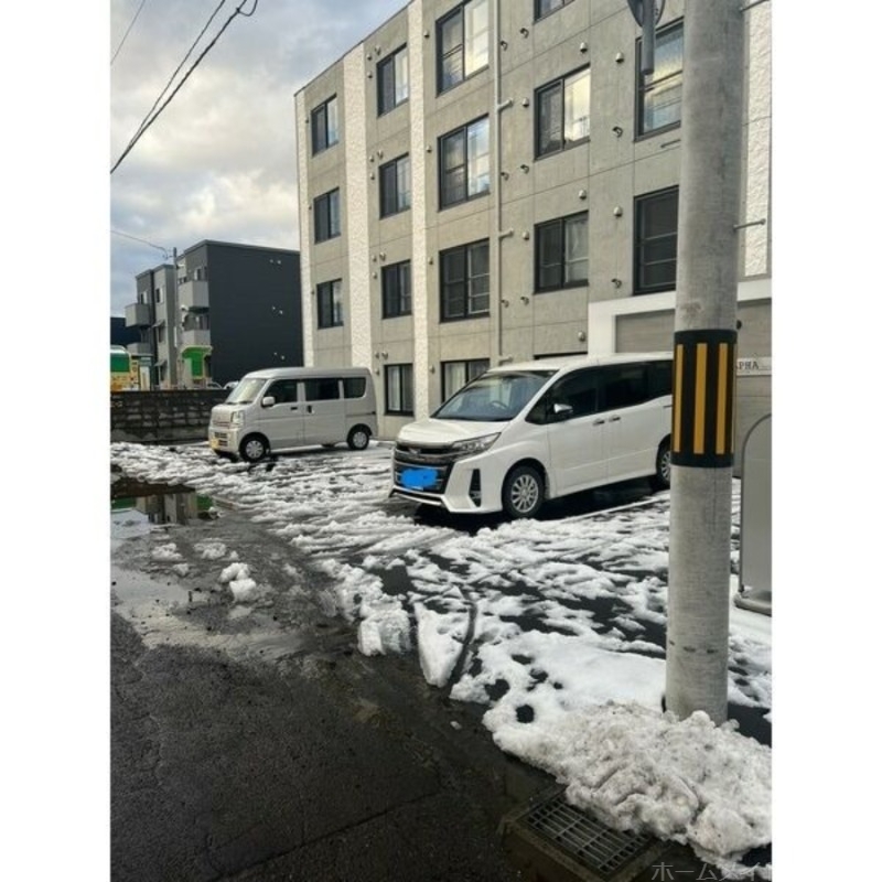 拡大写真:ALPHA学園前 4階407の駐車場