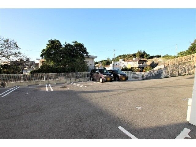 拡大写真:クレイノアセントグリーン小禄 3階303の駐車場