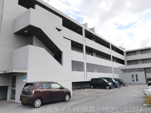 GRANDIOS前原の外観