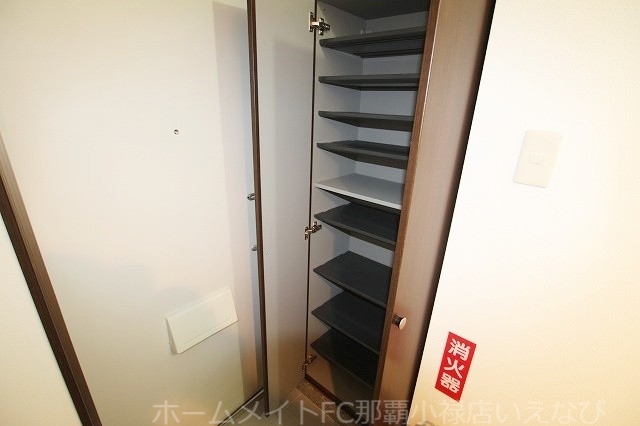 拡大写真:トーマス与那原 6階601の収納