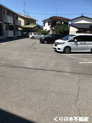拡大写真：ハイムM・Y　A 1階101のカースペースがあります