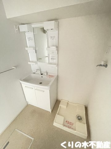 拡大写真:エトワール 2階205の使いやすい洗面所です