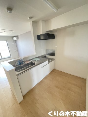拡大写真:エトワール 2階205のキッチンでお料理をお楽しみください