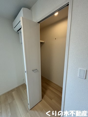 拡大写真:プレフェリート・Ⅲ 2階206の大きなスペースがあり、収納には困りません