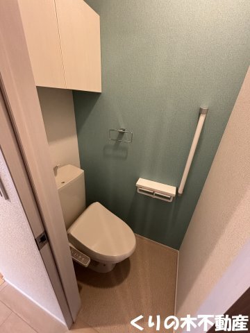 拡大写真:プレフェリート・Ⅲ 2階206のトイレです