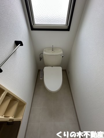 拡大写真:コーポラスやました Ⅰ棟 1階103のシンプルで使いやすいトイレです