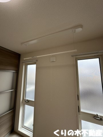 拡大写真:ビバーチェ城東 2階201の室内物干しです