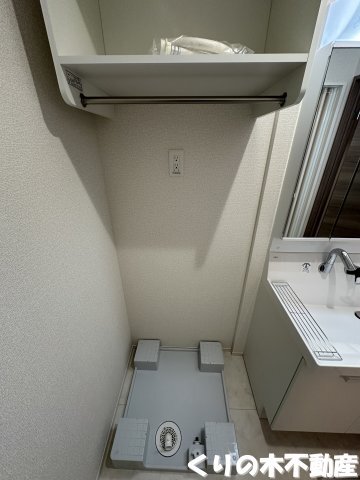 拡大写真:ビバーチェ城東 2階201の室内洗濯機置き場です