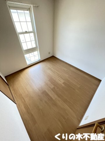 拡大写真:ヴェルセゾン 2階201の反転タイプのお部屋です(現況を優先します)