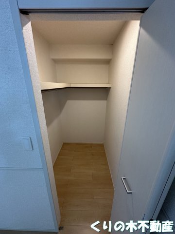 拡大写真:Klar TY V 2階202の十分な収納スペースがあります