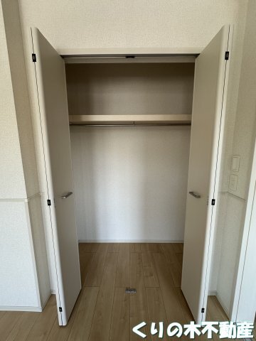 拡大写真:Klar TY V 2階202の収納があります