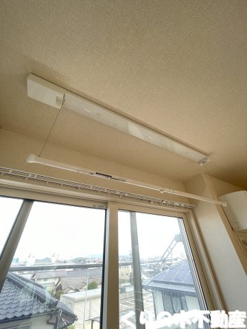 拡大写真:D-room南鳥生 3階303の室内物干し