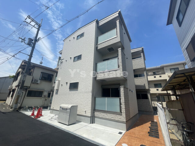 拡大写真：LUANA 3階301の外観