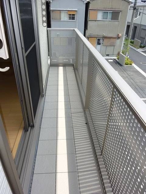 拡大写真:シャーメゾン稲田本町A棟 2階205のバルコニー