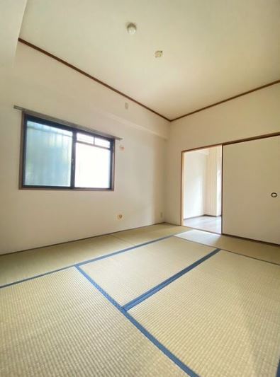 拡大写真:カーサフィオーレ弐番館 4階403の和室