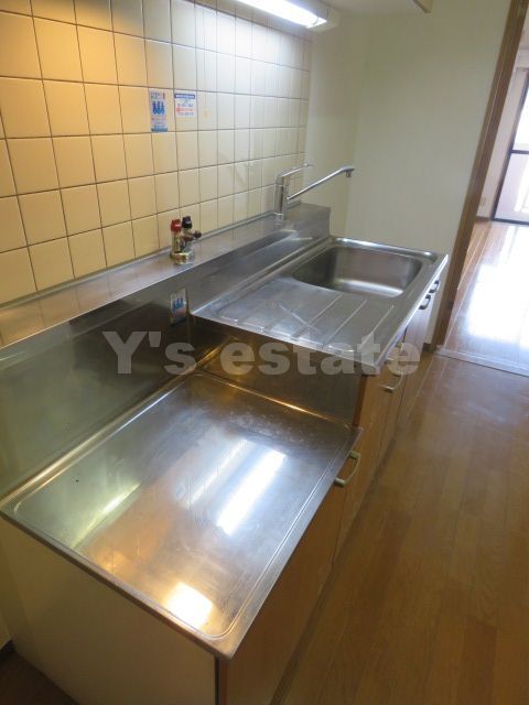 拡大写真:PRIMROSE 3階306のキッチン