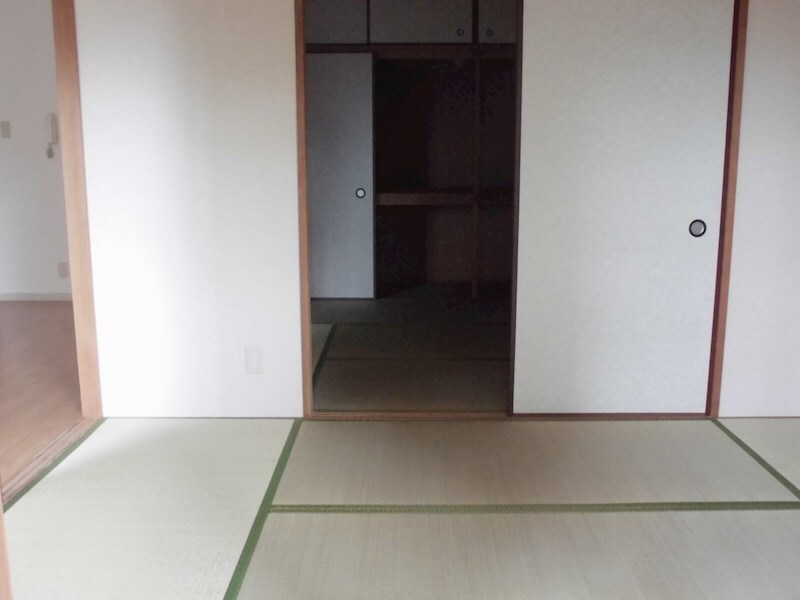 拡大写真:エステートサカイ 1階102の内装
