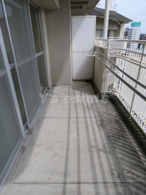 拡大写真：カルム東大阪 8階803のバルコニー