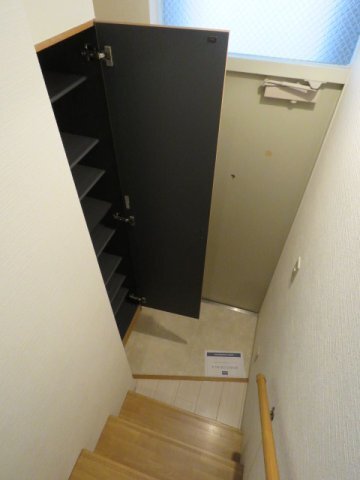 拡大写真:アーク島之内 2階207のシューズボックス
