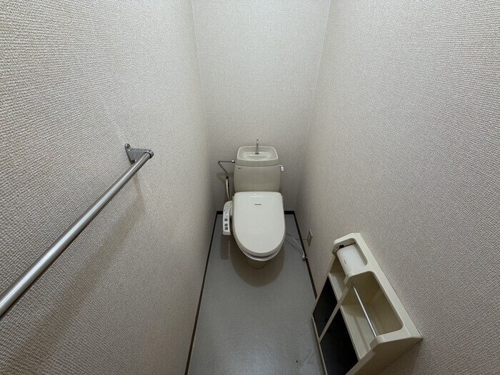 拡大写真:RIHITO八尾 B棟 1階203のトイレ