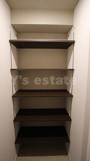 拡大写真：プレミアム菱屋西 8階802の収納