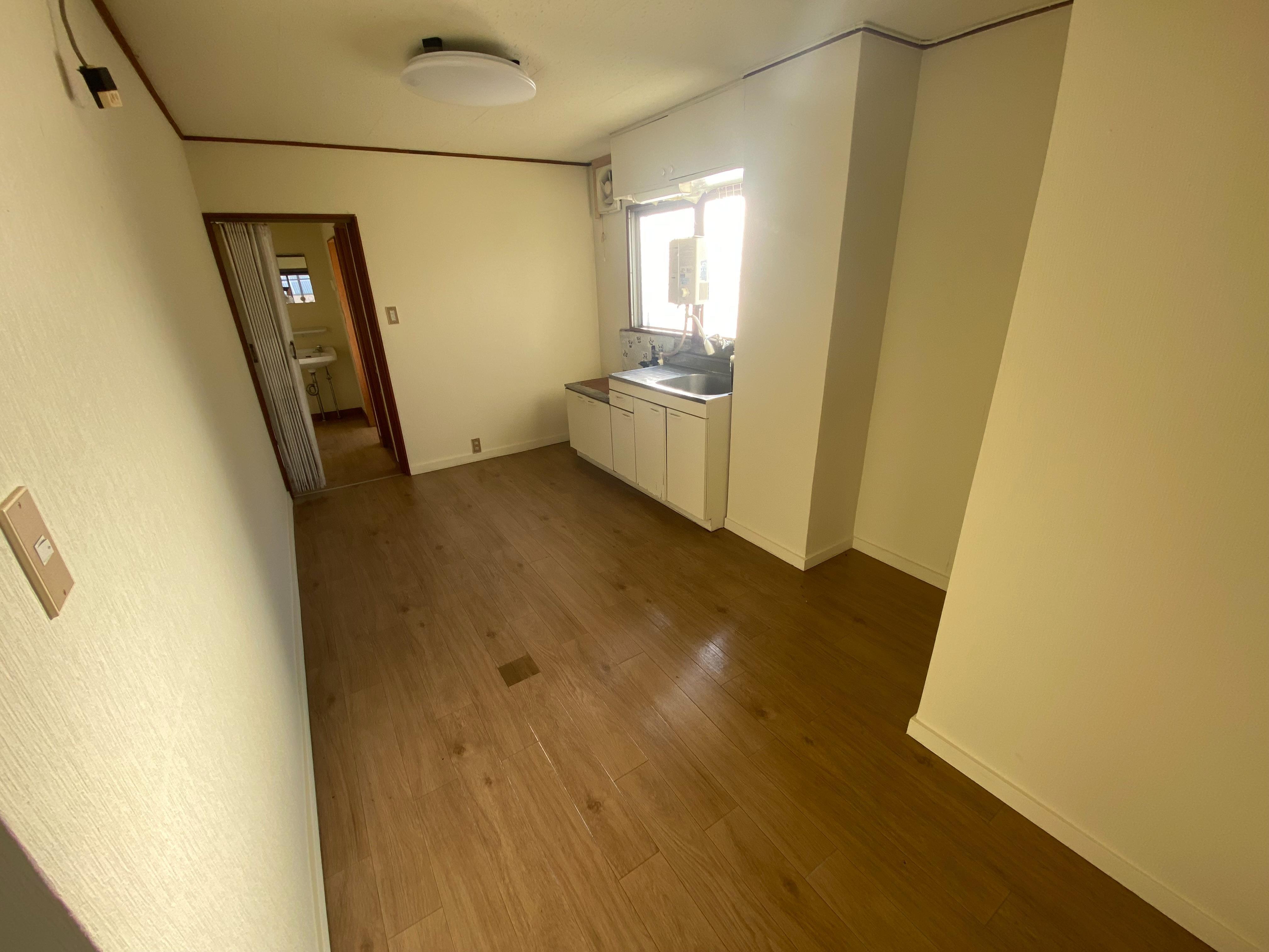 拡大写真:コーポ西山 3階302の内観