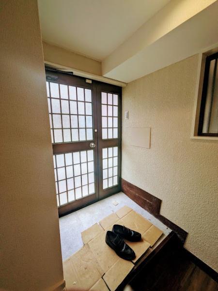 拡大写真:アマチクビル 102の玄関