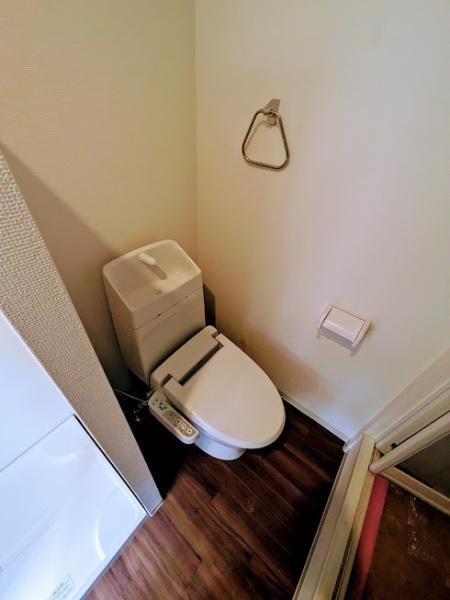拡大写真:アマチクビル 102のトイレ
