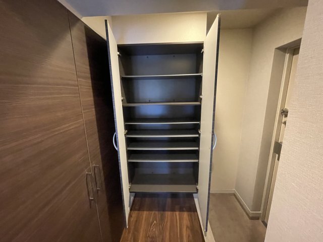 拡大写真:グランフォーレプライム六本松 5階501の玄関