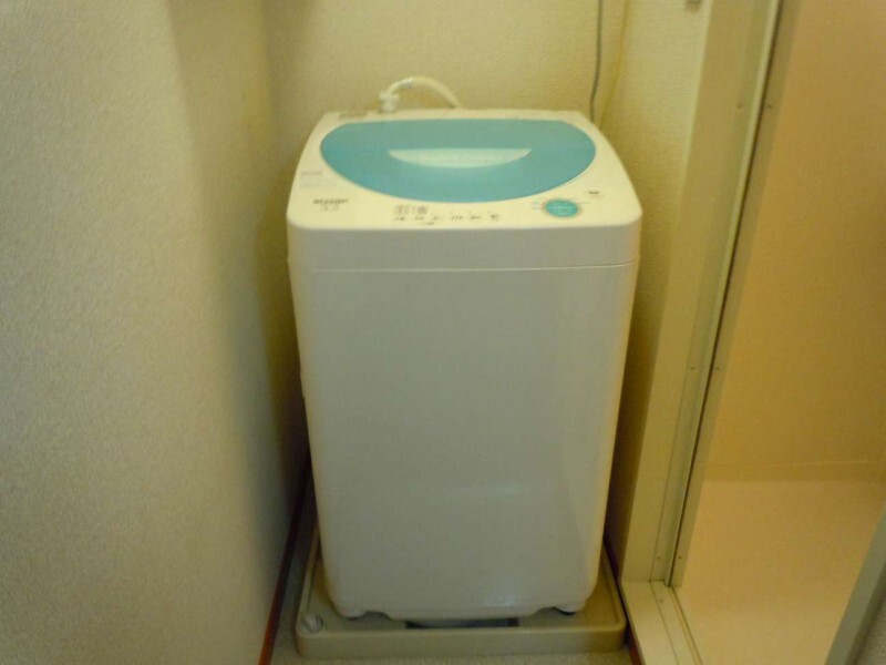 拡大写真:レオパレスイーストⅤ 1階112の洗濯機