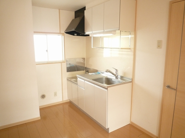 拡大写真:藤倉ハイツ 2階202のキッチン