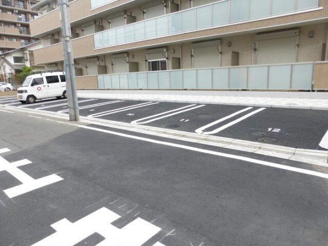 拡大写真:アグスター 1階107の外観