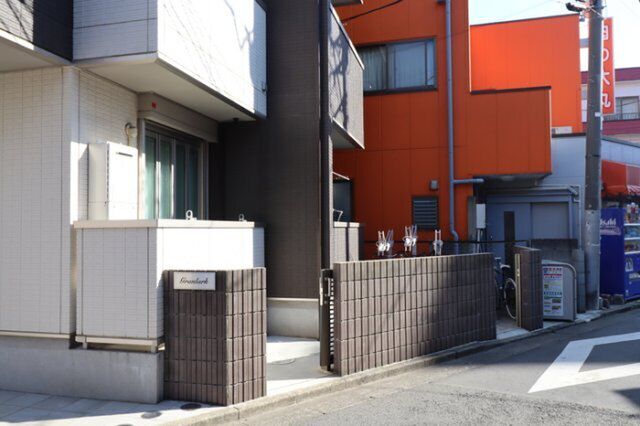 拡大写真:グランラーク 3階302の外観