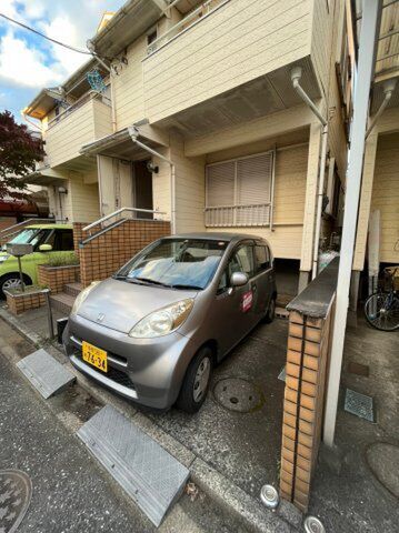 拡大写真：新座市新堀２丁目 1階M1の駐車場に車を止められます