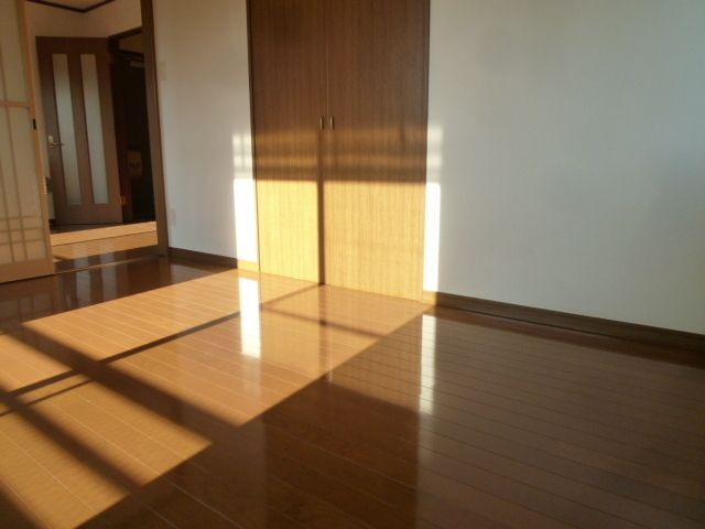 拡大写真:シャトーNT 2階201の収納