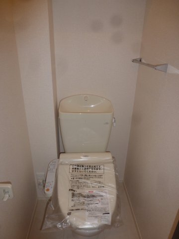 拡大写真:フェリーチェ(新座) 1階101のトイレ