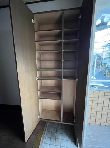 拡大写真：新座市新堀２丁目 1階M1のシューズボックス